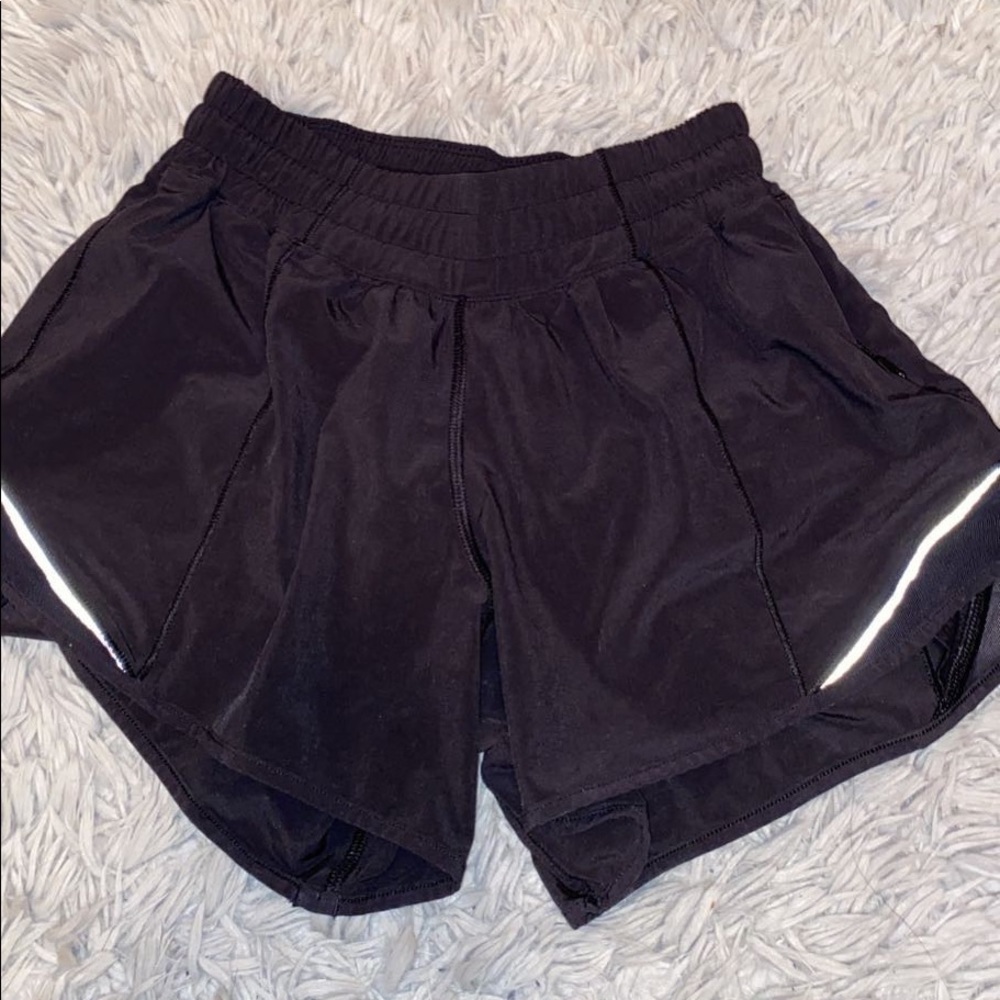 Lululemon black hotty hot shorts